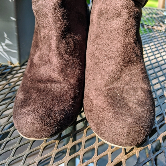 Laura Ashley brown suede booties size 7.5 - Picture 3 of 6